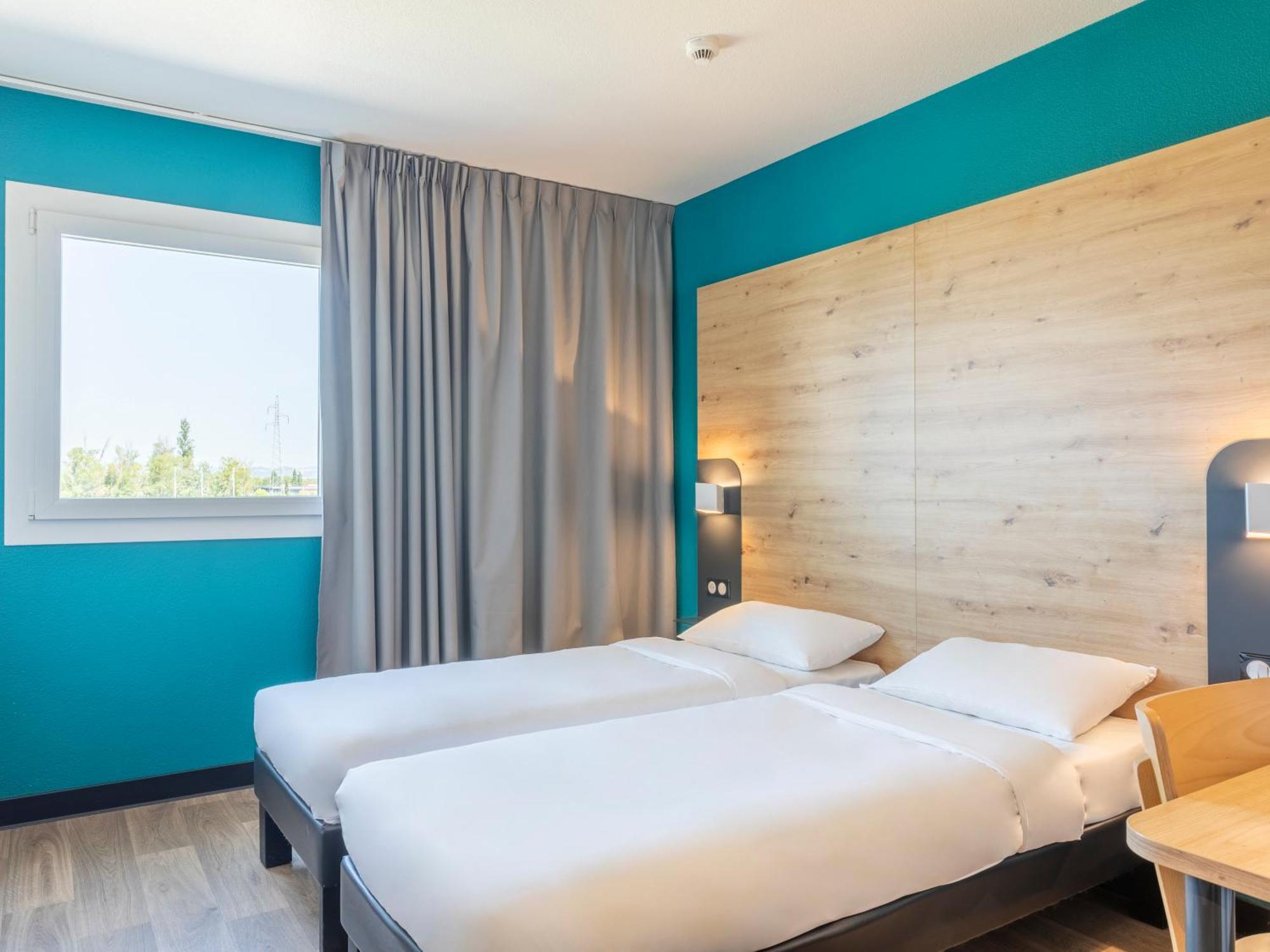 B&B HOTEL Saint-Martin-de-Crau Alpilles Camargue Extérieur photo