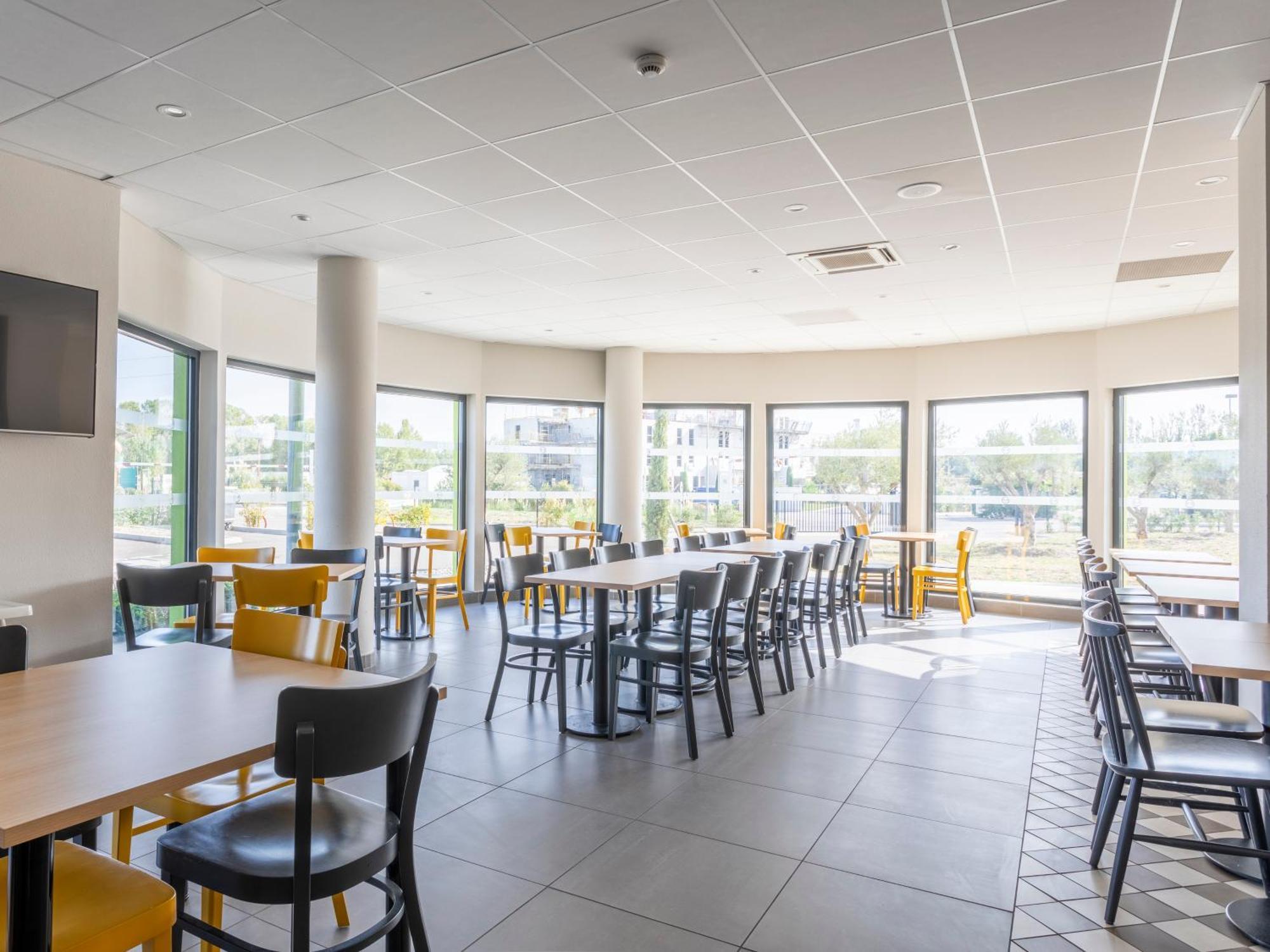 B&B HOTEL Saint-Martin-de-Crau Alpilles Camargue Extérieur photo