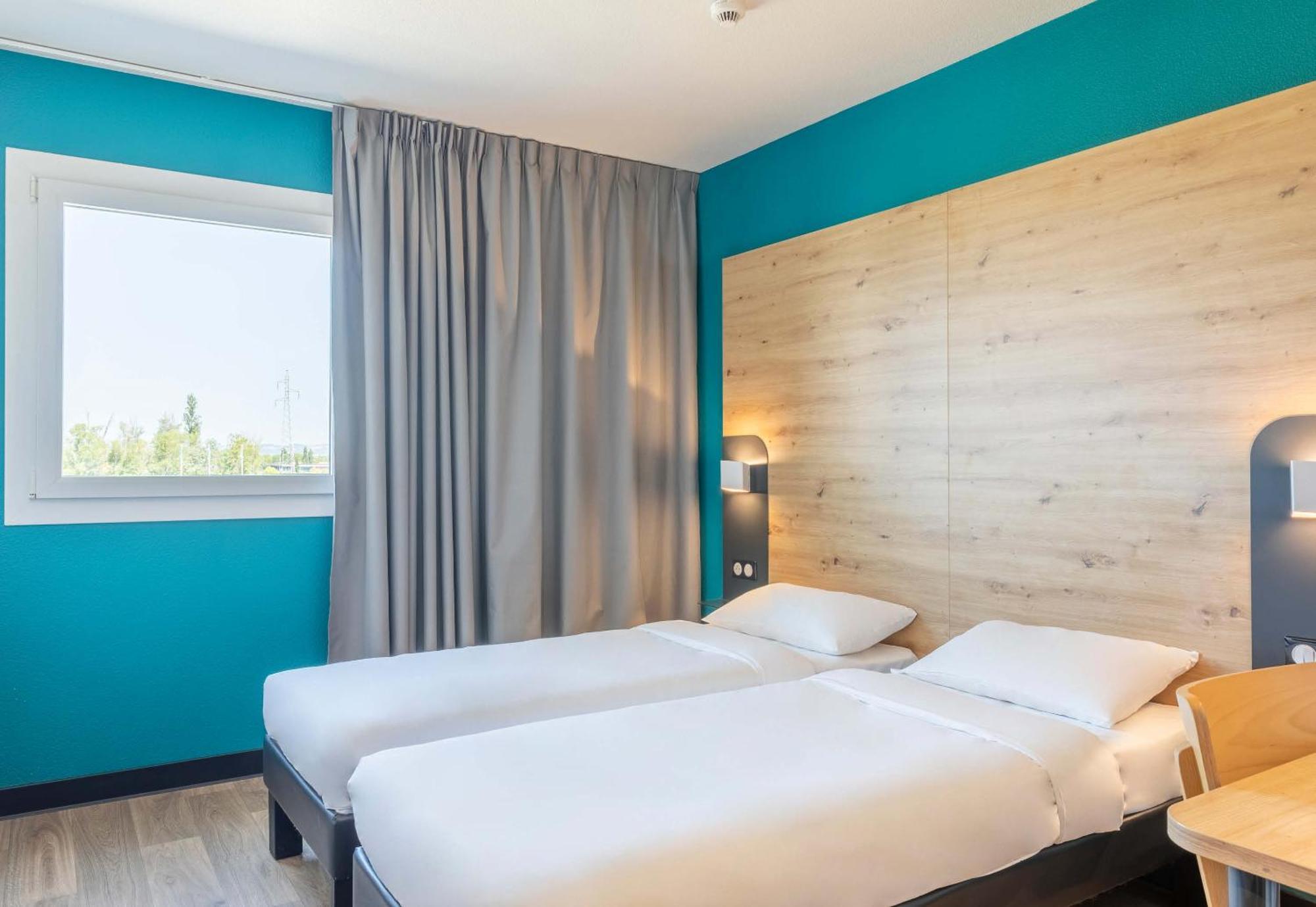 B&B HOTEL Saint-Martin-de-Crau Alpilles Camargue Extérieur photo